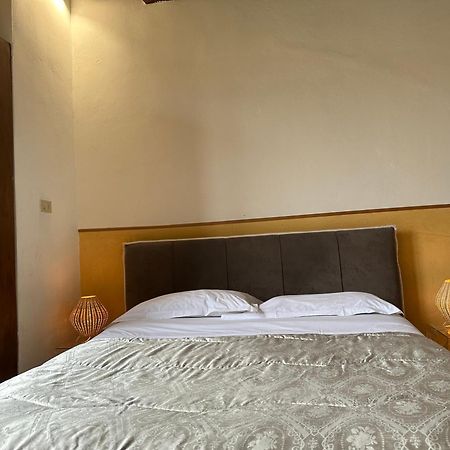 Ferienwohnung Ponte Vecchio Tower Florenz Exterior foto